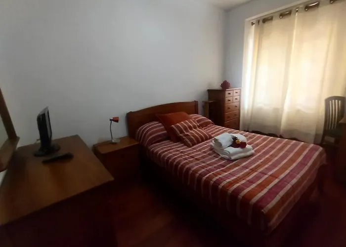 House In The Forum With Garage *