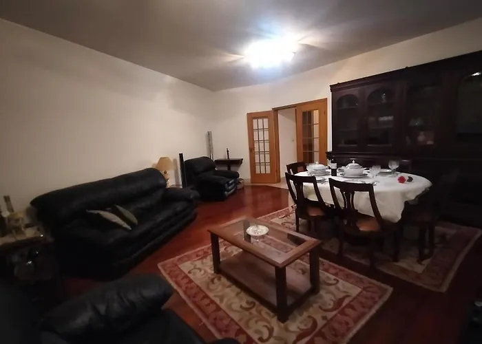 House In The Forum With Garage Aveiro