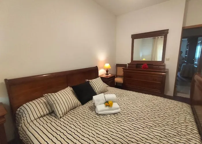 House In The Forum With Garage Aveiro