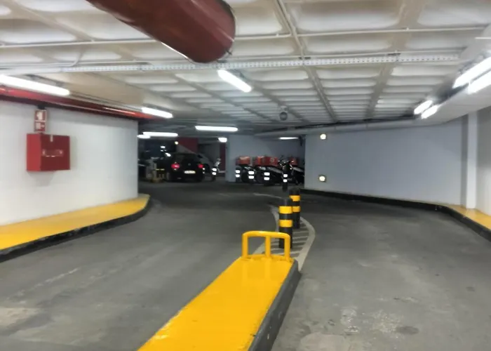 House In The Forum With Garage * Aveiro